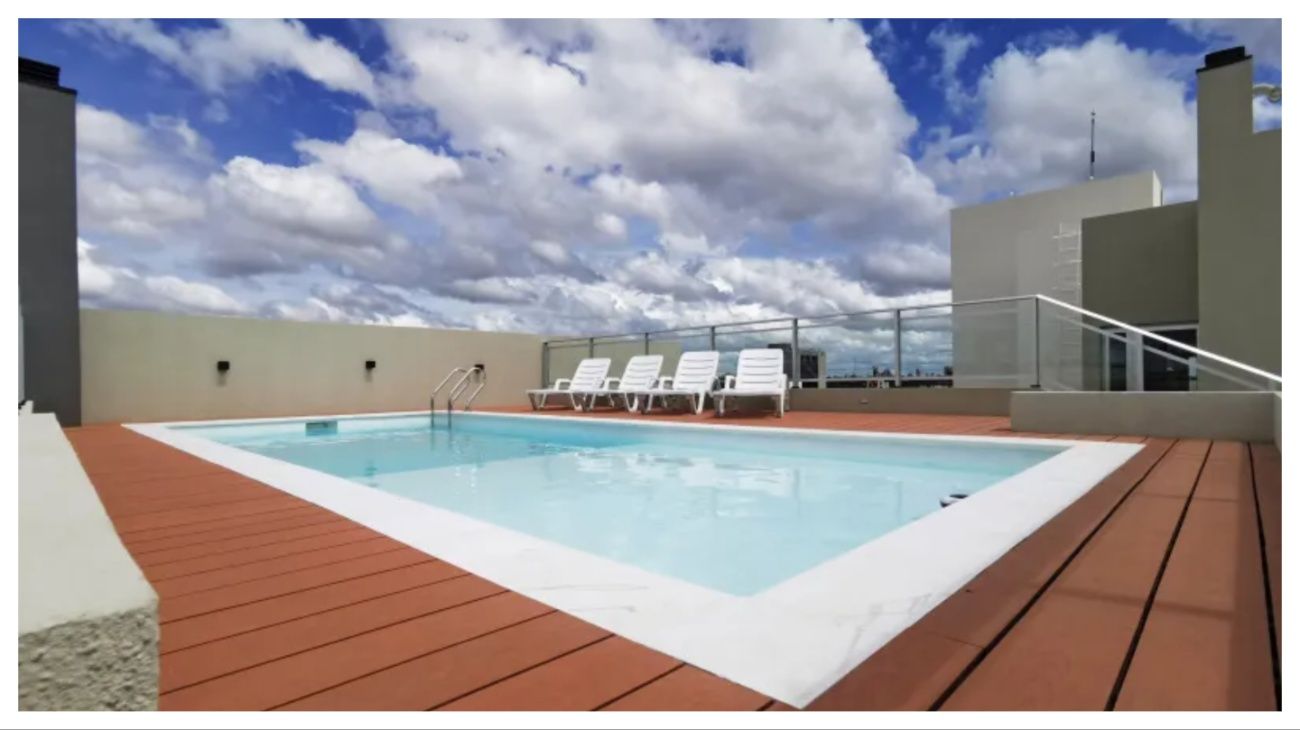 El edificio de lujo donde se hospeda el senador Edgardo Kueider y su secretaria. 