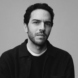 Dries Van Noten nombró a Julian Klausner como su nuevo director creativo