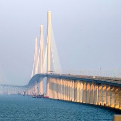 Imagen de una vista del Puente del Canal del Mar de Huangmao, en la provincia de Guangdong, en el sur de China. | Foto:Xinhua/Cai Yang