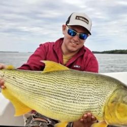 La modalidad trolling está dando muy buen resultado con señuelos paleta 2 y 3, aunque también se destacan los aficionados que apuestan por el baitcasting, siendo en este caso los portes otros.