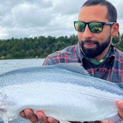 El lago es un destino turístico importante para la región, y su pesca es una de las principales atracciones. Sin embargo, es importante recordar que la pesca sostenible y el cuidado del medio ambiente son fundamentales para mantener la salud y la biodiversidad del lago.