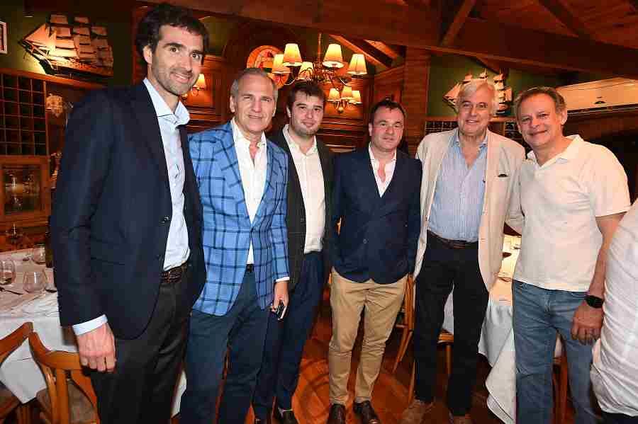 Chicho Klemencic, Javier Iturrioz, Charles L.de Montmort, Juan P.Maglier,Roberto Hornos, Juan C.Olima. 