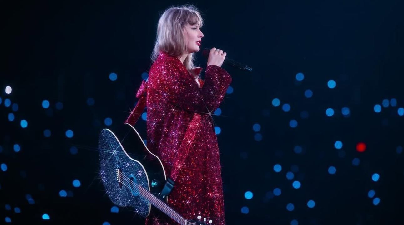 Taylor Swift y su equipo
