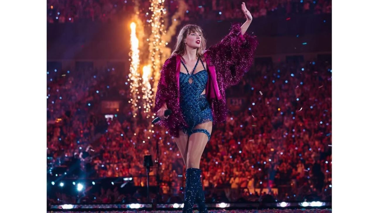 Taylor Swift y su equipo