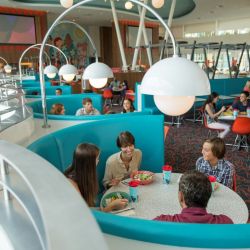 El Cabana Bay, uno de los hoteles de Universal Orlando Resort, en Orlando, es un viaje inmersivo hasta los años ´50 y ´60, lleno de diversión.