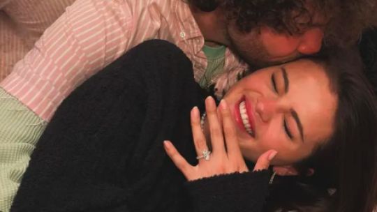 SELENA GOMEZ ANUNCIA COMPROMISO.