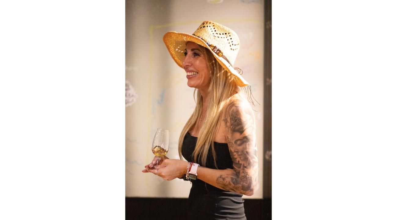 "La Mujer que Rompió Barreras y Creó el Mejor Whisky Artesanal de Argentina"