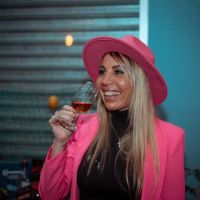 "La Mujer que Rompió Barreras y Creó el Mejor Whisky Artesanal de Argentina"