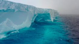 Iceberg A23a a la deriva en la Antártida