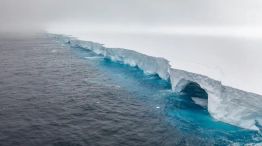 Iceberg A23a a la deriva en la Antártida