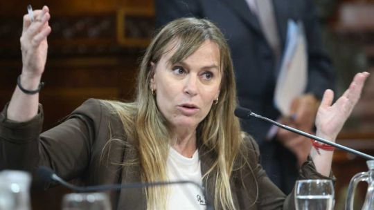 “Hasta las ollas rompen, gobierno de inútiles”: la respuesta de Juliana di Tullio tras el anuncio de despidos en la fábrica de Essen