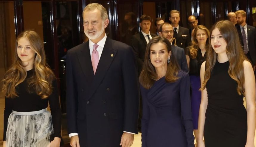 El rey Felipe VI, la reina Letizia, y las princesas Leonor y Sofía