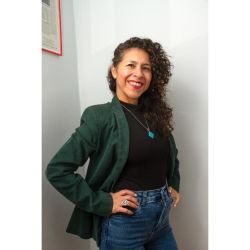 Laura Gómez: De Avellaneda al Éxito Profesional con Perseverancia y Honestidad | Foto:CEDOC