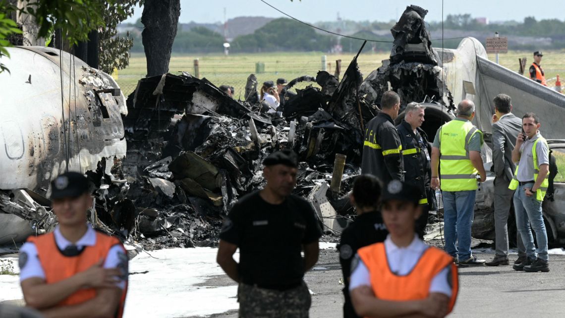 Picture of the wreckage of a Challenger 300 aircraft that crashed upon landing in the town of San Fernando, Buenos Aires Province, on December 18, 2024. 