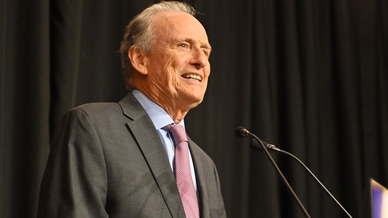 Manuel Tagle: “Milei no me enamora, pero aplica las ideas que la Bolsa y yo  defendemos” | Perfil