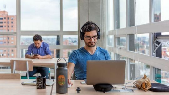 Logística, salud y energía: los tres sectores que impulsaron las búsquedas de empleo del primer semestre 2025