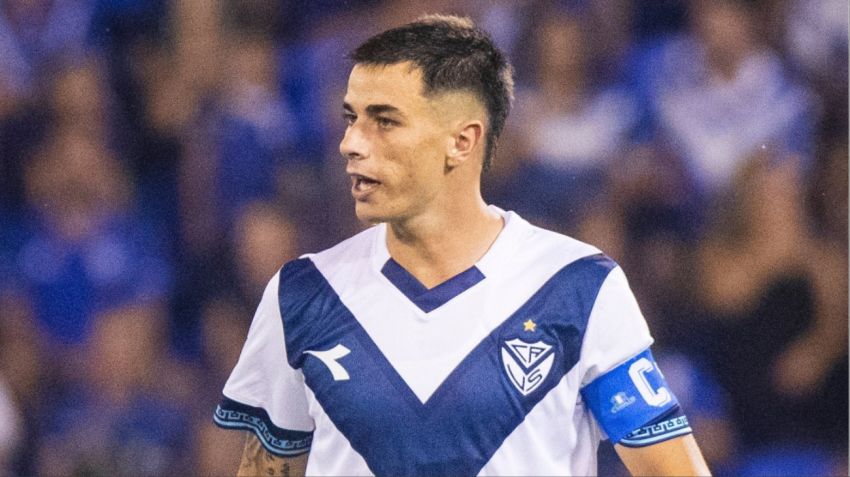 Campeón, capitán y referente en Vélez: Gómez es el defensor sensación en Argentina.