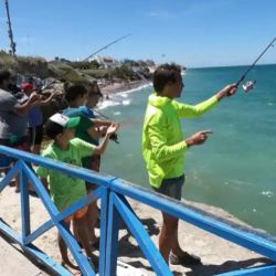Las Grutas no solo es un destino de verano, todo el año nos brinda una oferta amplia de alternativas para disfrute tanto del pescador como de la familia, ya que no nos olvidemos que es, en el último tiempo, uno de los sitios vedette para la pesca del pejerrey corno o manila.
