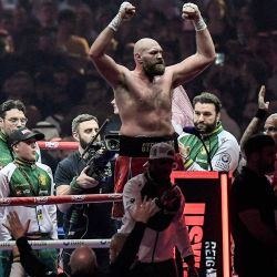 El británico Tyson Fury reacciona durante su revancha por el campeonato mundial de peso pesado contra el ucraniano Oleksandr Usyk en el Kingdom Arena en Riad. | Foto:AFP