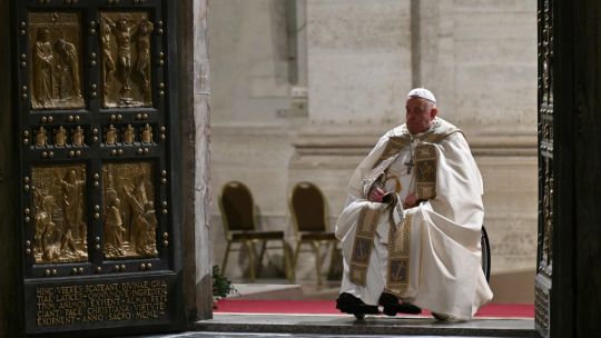 Historia clínica del Papa Francisco: tiene una carta de renuncia firmada, pero sostiene que el cargo es "ad vitam"