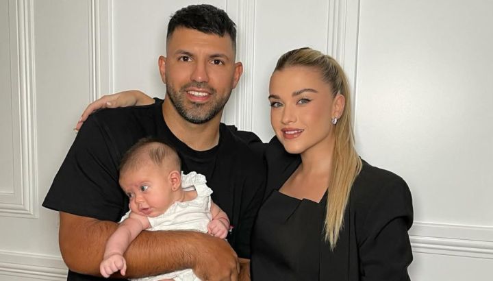 El tierno mini look de Olivia, la hija de el Kun Agüero y Sofía Calzetti, para su primera Navidad