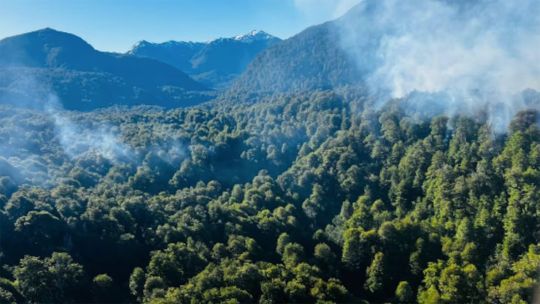 Incendio en el Parque Nacional Nahuel Huapi: el fuego ya consumió más de 1400 hectáreas