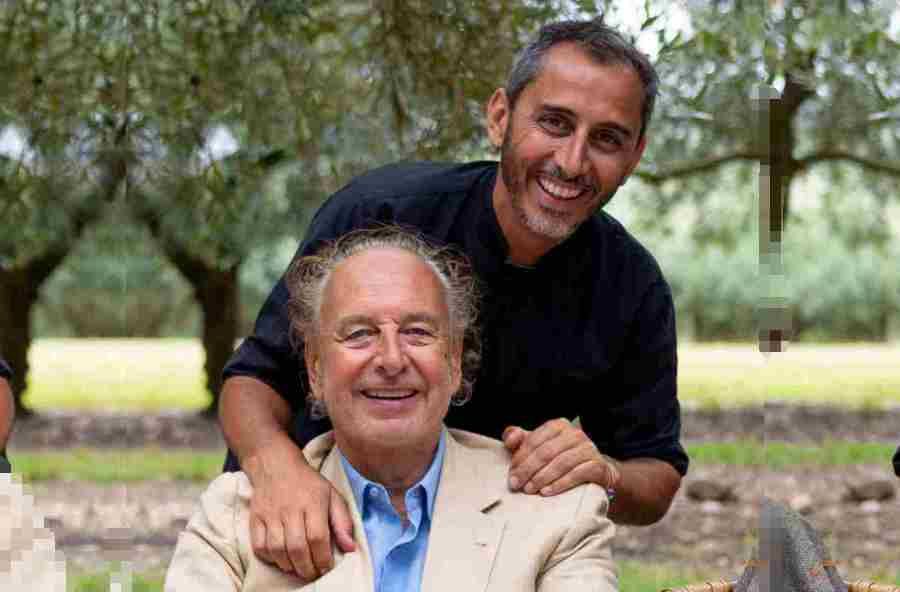 José Luis Manzano y Lucas Bustos,chef del restaurante 'Gurisa', de Punta del Este.