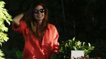 Cómodo y canchero: el look sport de Juliana Awada para practicar paddle