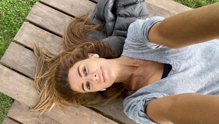 El look para hacer deporte al aire libre que elige Juliana Awada en la Patagonia