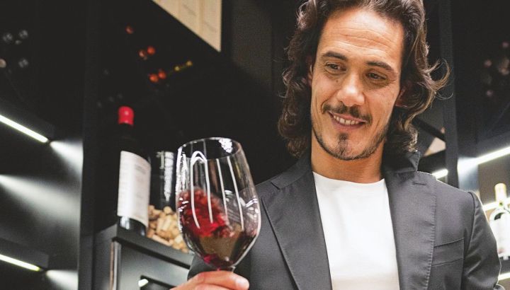 Edinson Cavani lanzó su propia línea de vinos