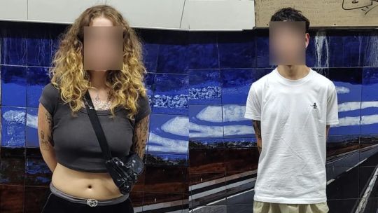 A dos jóvenes grafiteros del subte B los 'pintaron' con tobilleras electrónicas