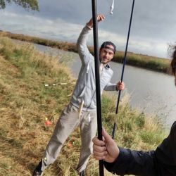 En la playa, el gran condicionamiento pasa por la presencia de algas, fue casi imposible pescar en muchos puntos de la costa bonaerense. 