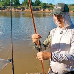 Las barrancas escarpadas del 15 dejan apenas unos metros de cordón de tierra para pescar desde abajo. Siempre jugando con la marea, podemos tener pesca calificada haciendo tiros cortos que no le exijan demasiado al pescador.
