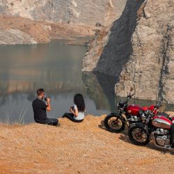 Recorrer la Argentina en moto se vuelve una experiencia única que hay que vivir alguna vez, ya que la libertad de viajar sobre dos ruedas permite disfrutar y conectar de forma simultánea con la naturaleza y cultura del país en su amplia diversidad de paisajes inigualables.