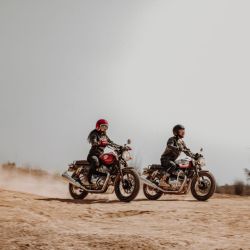 Recorrer la Argentina en moto se vuelve una experiencia única que hay que vivir alguna vez, ya que la libertad de viajar sobre dos ruedas permite disfrutar y conectar de forma simultánea con la naturaleza y cultura del país en su amplia diversidad de paisajes inigualables.