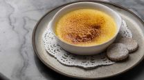 Cómo hacer la crème brûlée perfecta: receta clásica para sorprender