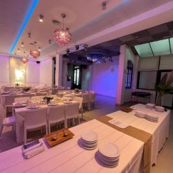 "De terminal de colectivos a salón de eventos: el multiespacio que enamora a Villa Urquiza" | Foto:CEDOC