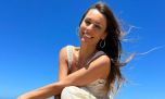 Chau ojotas: Pampita lució un look canchero y comfy para la playa incluyendo un clásico calzado reversionado