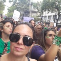 “Brindis y Sombras: La Realidad Oculta de la Violencia hacia las mujeres en las Fiestas de Fin de Año”