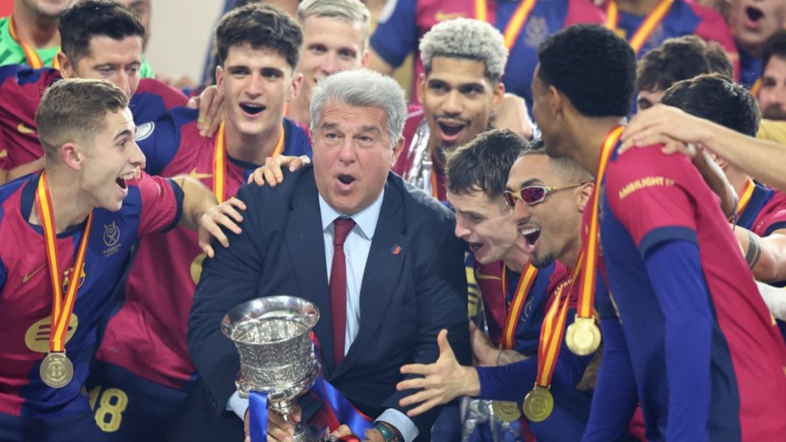 Barcelona humilló al Real Madrid 5 a 2 en la Supercopa de España | 442