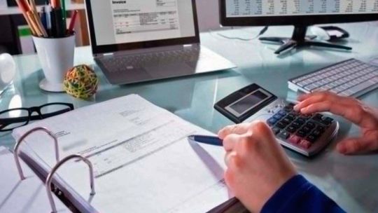 Ganancias de diciembre de 2025: cuánto descuenta ARCA por aguinaldo y pagos extra en el sueldo Ganancias de diciembre de 2025: cuánto descuenta ARCA por aguinaldo y pagos extra en el sueldo