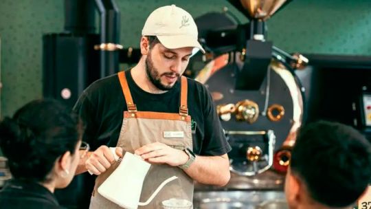 Cómo toman café los cordobeses: ¿frío o caliente? Un maestro tostador nos lo explica