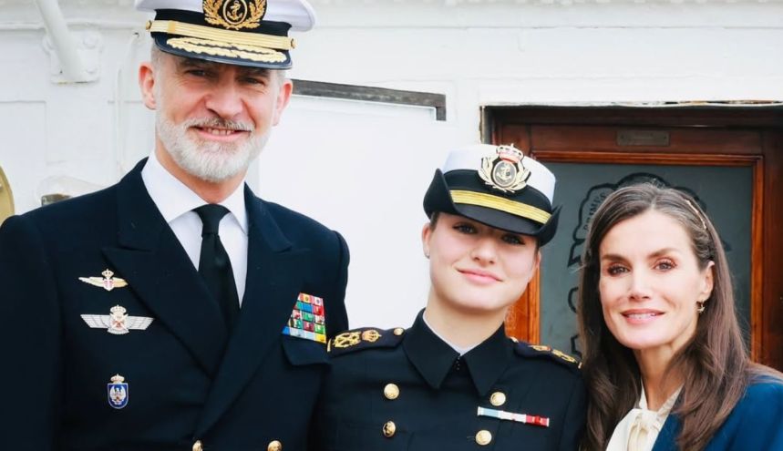 Felipe VI, Letizia Ortiz y Leonor 