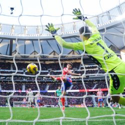Imagen de Julián Alvarez, de Atlético de Madrid, marcando un gol durante el partido de LaLiga española entre Atlético de Madrid y CA Osasuna, en Madrid, España. | Foto:Xinhua/Gustavo Valiente