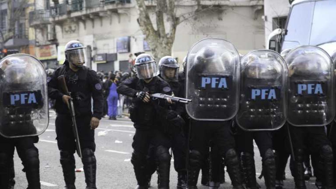 El Gobierno salió a defender el protocolo antipiquetes y apelará el ...