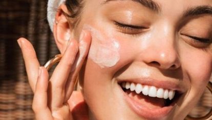 Cuando se habla de cuidado de la piel, el acompañamiento profesional junto con los productos personalizados son siempre la solución para un cutis saludable.