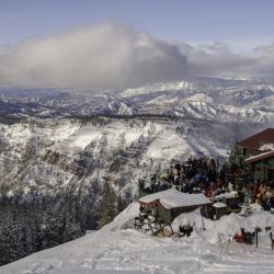 Aspen Snowmass: un centro de esquí inigualable que conjuga servicios de primer nivel, camaradería y actividades gratuitas.