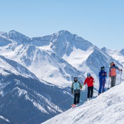 Aspen Snowmass: un centro de esquí inigualable que conjuga servicios de primer nivel, camaradería y actividades gratuitas.