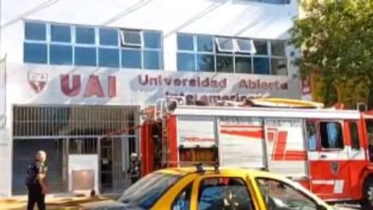 Constitución: se incendiaron tres pisos de una sede de la Universidad Abierta Interamericana