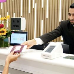 Emirates se certifica como la primera aerolìnea especializada en autismo. 